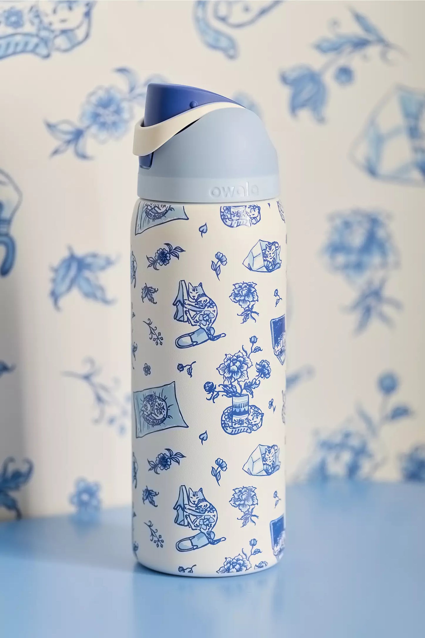 Freesip 32oz Delft Cat